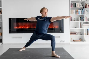 Классическая йога с Эдом Лищиновским, в Kaya Yoga studio image