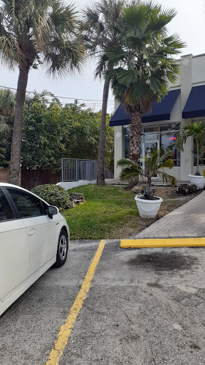 Pet Store «South Beach Pet Shop», reviews and photos, 634 6th St, Miami Beach, FL 33139, USA