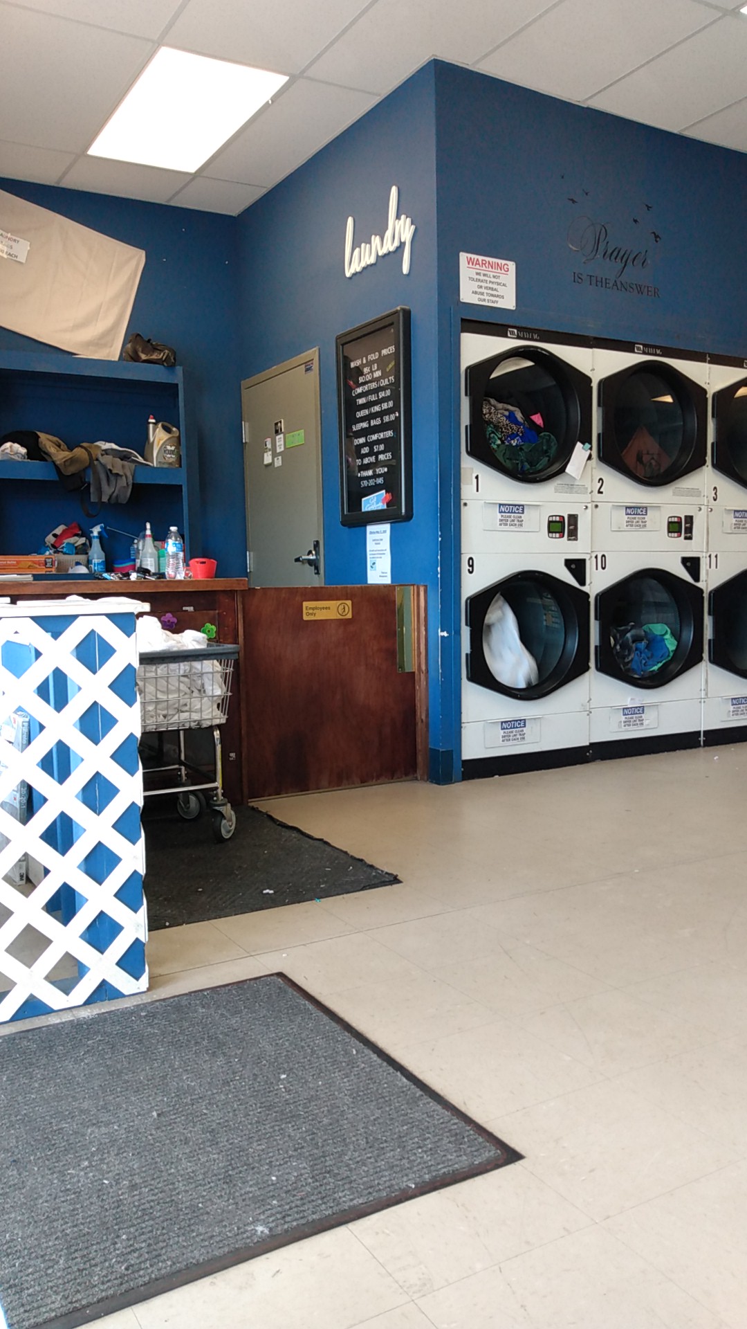 Sudz Your Dudz Laundromat