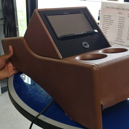 Car Stereo Store «WOW Electronics», reviews and photos, 21165 Gratiot Ave, Eastpointe, MI 48021, USA