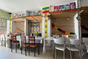 מג'ננה - מסעדה אתיופית image