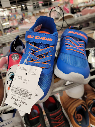 Clothing Store «Burlington Coat Factory», reviews and photos, 533 S Broad St, Meriden, CT 06450, USA