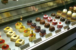 Patisserie Miekley pastry at Café Elisabeth Kleinmachnow image