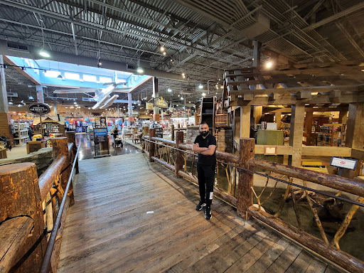 Shopping Mall «Great Lakes Crossing Outlets», reviews and photos, 4000 Baldwin Rd, Auburn Hills, MI 48326, USA