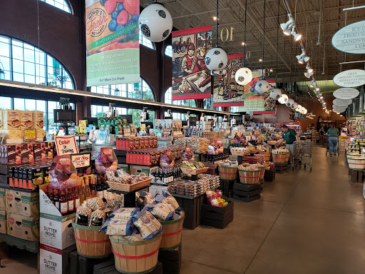 Shopping Mall «The Mall at Partridge Creek», reviews and photos, 17420 Hall Rd, Charter Twp of Clinton, MI 48038, USA