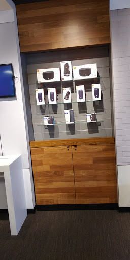 Cell Phone Store «AT&T», reviews and photos, 425 N Harlem Ave, Oak Park, IL 60301, USA