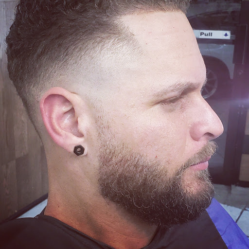 Barber Shop «Luis Barber Shop», reviews and photos, 266 Jamaica Ave, Brooklyn, NY 11207, USA