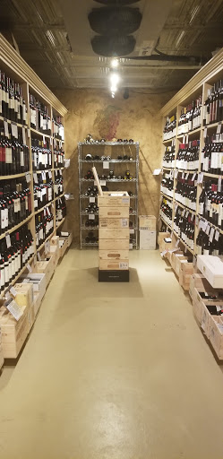 Wine Store «Red Wagon Wine Shoppe», reviews and photos, 1613 Livernois Rd, Troy, MI 48083, USA
