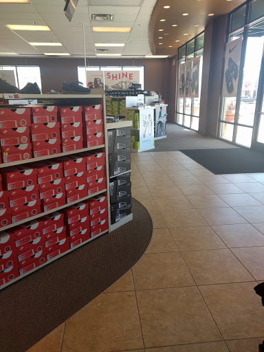 Shoe Store «Famous Footwear», reviews and photos, 2300 Daniels St, Manteca, CA 95337, USA