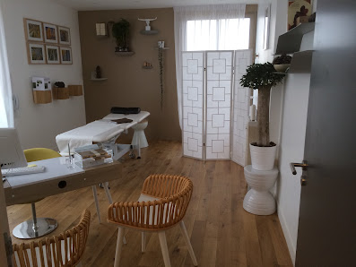Daujat Florent (Ostéopathe holistique ) 7 Pl. du Général de Gaulle, 69330 Jonage, France