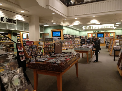 Book Store «Barnes & Noble», reviews and photos, 210 Americana Way, Glendale, CA 91210, USA