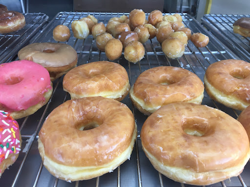 Donut Shop «Donut City», reviews and photos, 1210 Pacific Coast Hwy, Seal Beach, CA 90740, USA