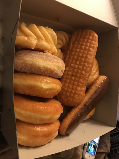 Donut Shop «Family Donut Shop», reviews and photos, 2100 N Northgate Way, Seattle, WA 98133, USA