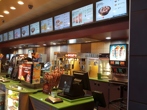 Movie Theater «Regal Cinemas The Landing 14 & RPX», reviews and photos, 900 N 10th Pl, Renton, WA 98057, USA