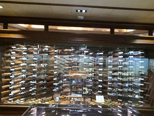 Sporting Goods Store «Bass Pro Shops», reviews and photos, 1935 S Campbell Ave, Springfield, MO 65807, USA