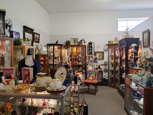 Antique Store «Days Of Olde Antiques & Collectibles At Galloway», reviews and photos, 110 S New York Rd, Galloway, NJ 08205, USA