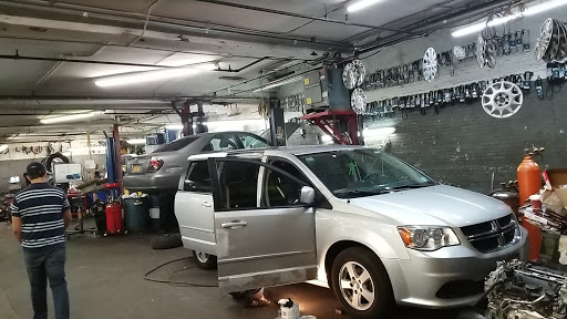 Auto Repair Shop «Repairs On Wheels», reviews and photos, 833 McDonald Ave, Brooklyn, NY 11218, USA