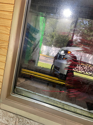 Car Wash «Three Oaks Car Wash & Detail Center», reviews and photos, 985 W Wise Rd, Schaumburg, IL 60193, USA