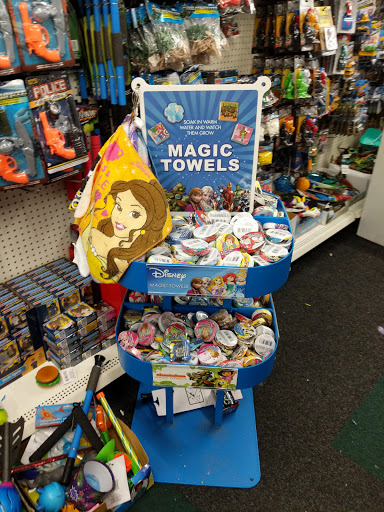 Dollar Store «Dollar Tree», reviews and photos, 1155 W 14 Mile Rd, Clawson, MI 48017, USA