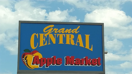 Grocery Store «Grand Central Apple Market», reviews and photos, 7 W 25th St, Kearney, NE 68847, USA