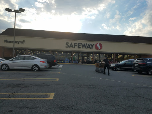 Grocery Store «Safeway», reviews and photos, 437 S King St, Leesburg, VA 20175, USA