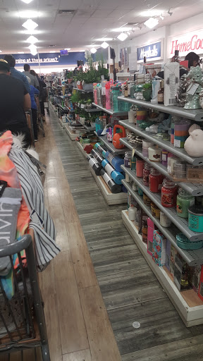 Department Store «Marshalls & HomeGoods», reviews and photos, 200 Petersville Rd, New Rochelle, NY 10801, USA