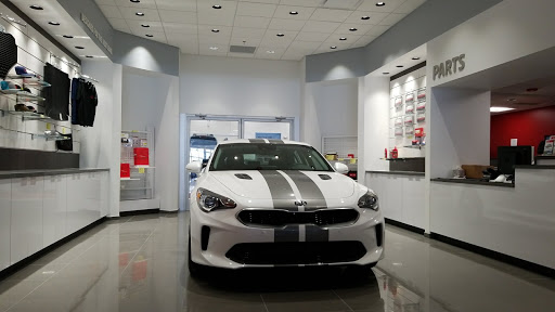 Car Dealer «Summit Place Kia», reviews and photos, 2200 Elizabeth Lake Rd, Waterford Twp, MI 48328, USA