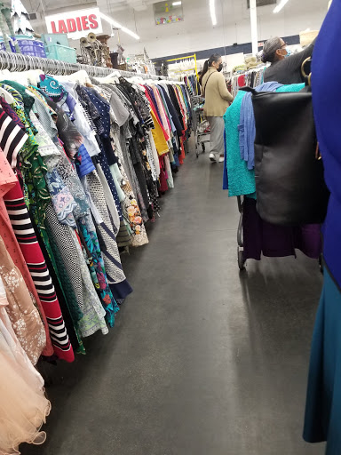 Thrift Store «Valley Thrift Store», reviews and photos, 2085 E Valley Pkwy, Escondido, CA 92027, USA