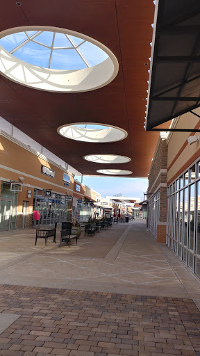 Shopping Mall «Taubman Prestige Outlets», reviews and photos, 17057 N Outer 40 Rd, Chesterfield, MO 63005, USA
