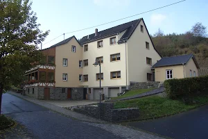 HausAcht image