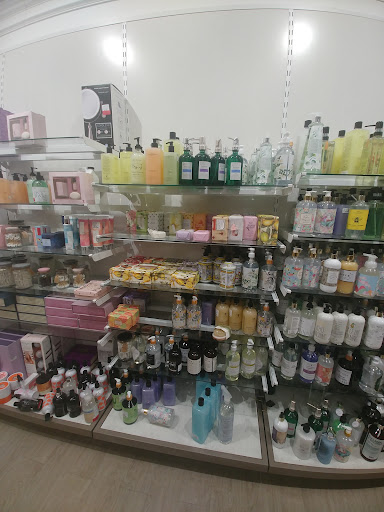 Department Store «HomeGoods», reviews and photos, 5130 Nicholson Ln, Kensington, MD 20895, USA