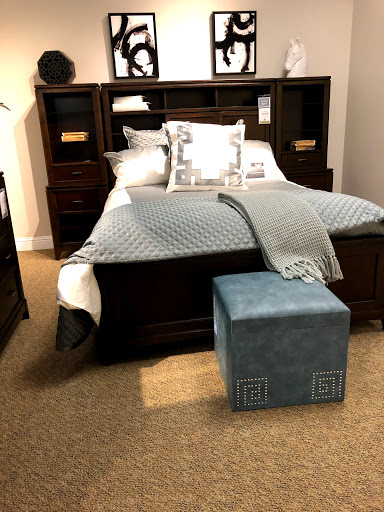 Furniture Store «Havertys Furniture», reviews and photos, 1175 Eglin Pkwy, Shalimar, FL 32579, USA