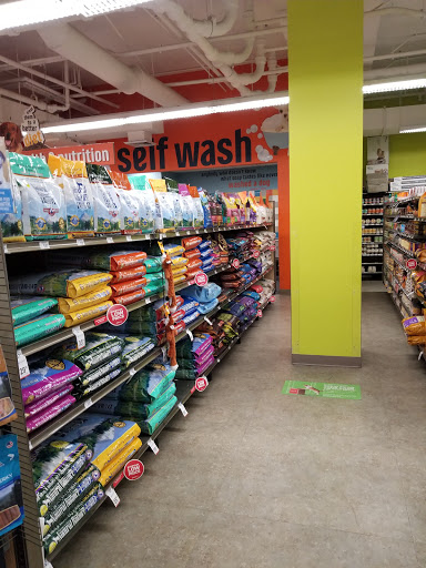 Pet Supply Store «Petco Animal Supplies», reviews and photos, 61-23 190th St, Fresh Meadows, NY 11365, USA