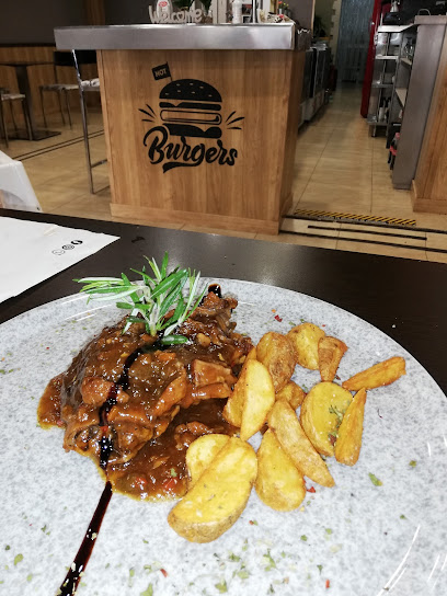 The hot Buffalo - Av. Teodomiro, 56, 03300 Orihuela, Alicante, Spain