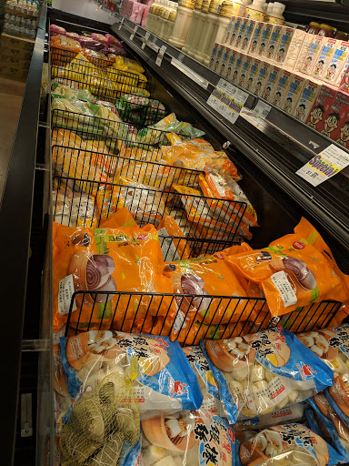 Shopping Mall «Wick Shopping Plaza», reviews and photos, 561 US-1, Edison, NJ 08817, USA