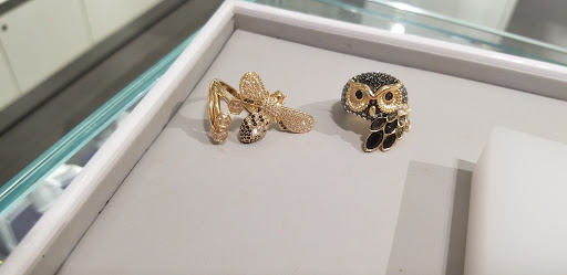 Jewelry Store «Swarovski Crabtree Valley Mall», reviews and photos, 4325 Glenwood Ave, Raleigh, NC 27612, USA