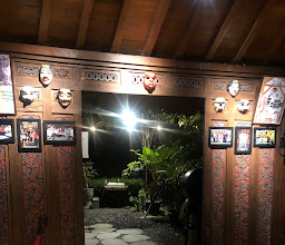 Made's Warung Berawa photo