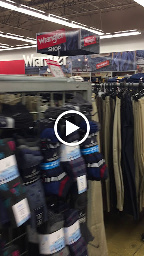 Outlet Store «VF Outlet», reviews and photos, 15501 S Apopka Vineland Rd, Orlando, FL 32821, USA