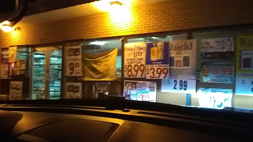 Grocery Store «B & T Convenient & Liquor Store», reviews and photos, 2704 Florence Blvd, Omaha, NE 68110, USA