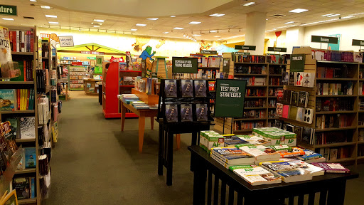 Book Store «Barnes & Noble», reviews and photos, 6646 Loisdale Rd, Springfield, VA 22150, USA