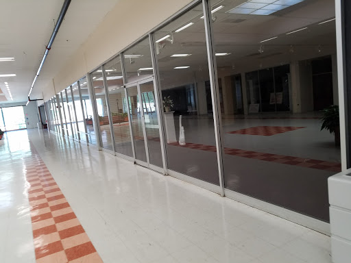 Shopping Mall «Innsbruck Mall», reviews and photos, 85 Tunnel Rd #40, Asheville, NC 28805, USA