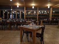Atmosphère du Restaurant français Restaurant Le Lanaud à Saint-Hilaire-Bonneval - n°10