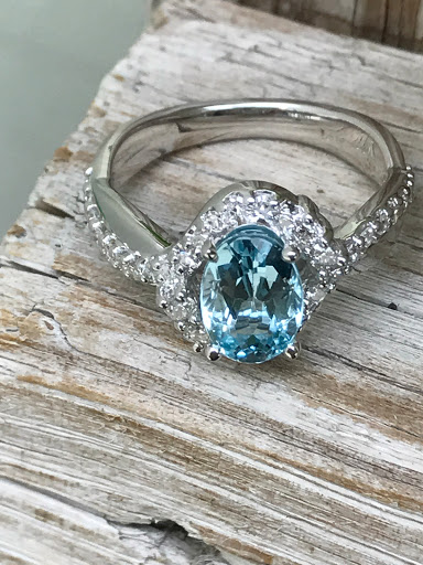 Jewelry Store «Farnan Jewelers», reviews and photos, 105 N Wayne Ave, Wayne, PA 19087, USA