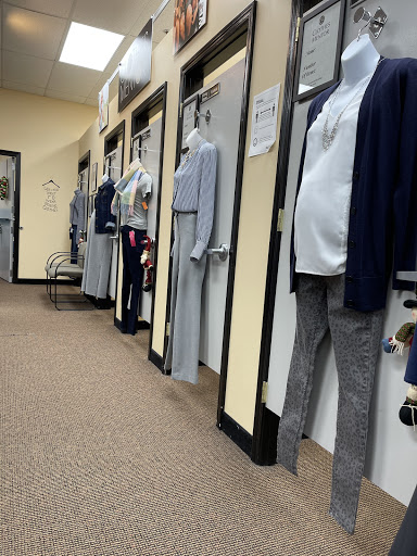 Used Clothing Store «Clothes Mentor Strongsville», reviews and photos, 15143 Pearl Rd, Strongsville, OH 44136, USA