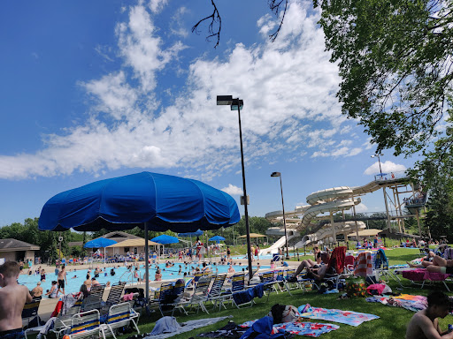 Water Park «Mystic Waters Family Aquatic Center», reviews and photos, 2025 Miner St, Des Plaines, IL 60016, USA