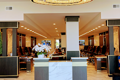 CROWN NAIL LOUNGE