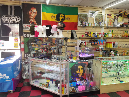 Vaporizer Store «King Discount Store», reviews and photos, 1264 S WW White Rd, San Antonio, TX 78220, USA