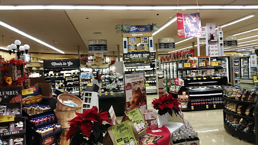 Grocery Store «Safeway», reviews and photos, 1815 4th St, Tillamook, OR 97141, USA