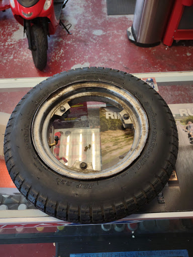 Motor Scooter Dealer «Second City Scooters», reviews and photos, 5578 N Lincoln Ave, Chicago, IL 60659, USA