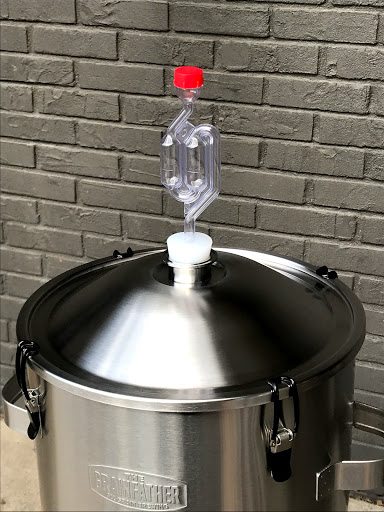 Pawn Shop «Louisville Pawn Depot», reviews and photos, 813 Lyndon Ln c, Louisville, KY 40222, USA